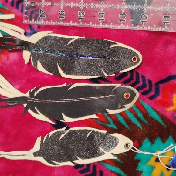 Leather Feathers -bag charm or bracelet - Picture 8 of 8